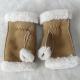 Wholesale sheepskin leather snow mitten gloves in winter