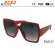 Sunglasses in fashionable design,made of plastic ,big frame,suitable for men and women